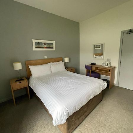 The Caledonian Claymore Hotel Arrochar Buitenkant foto