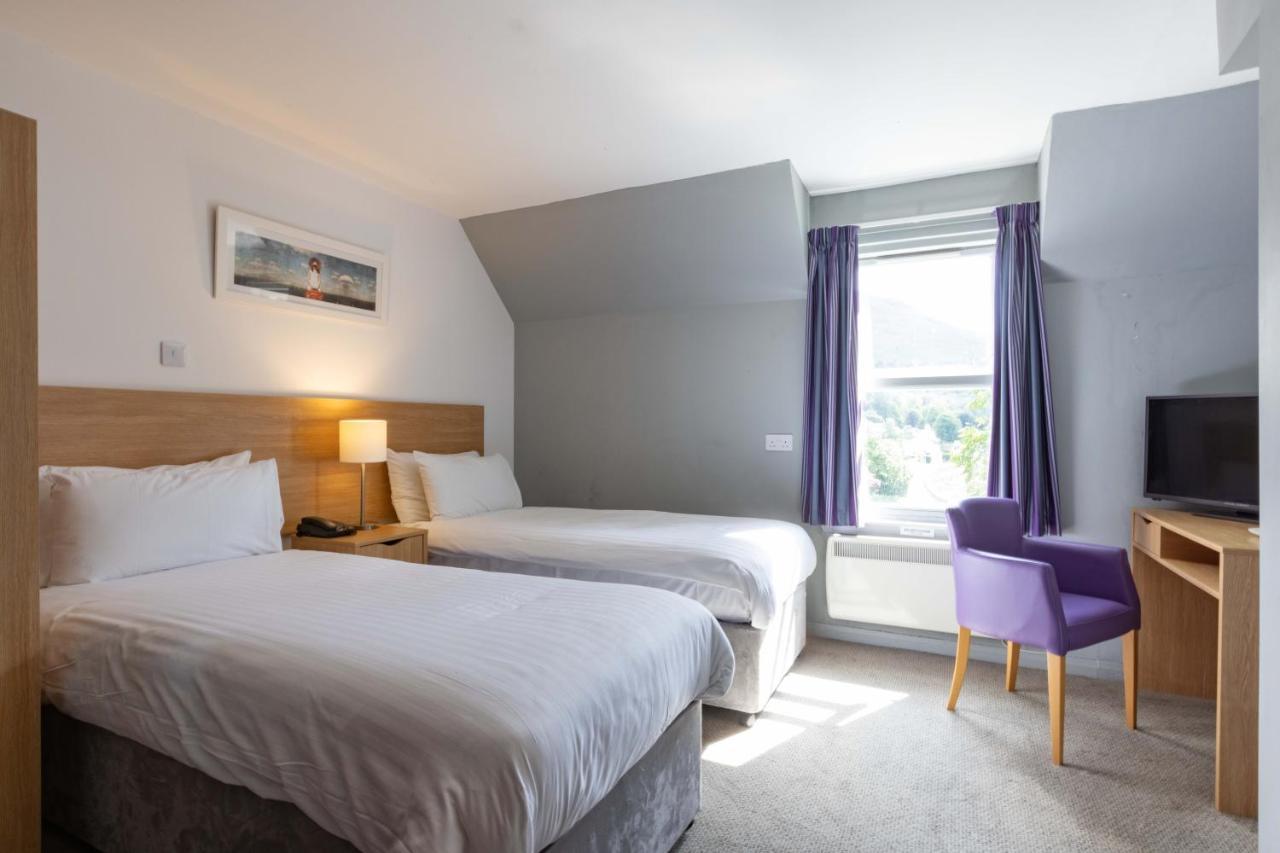 The Caledonian Claymore Hotel Arrochar Buitenkant foto